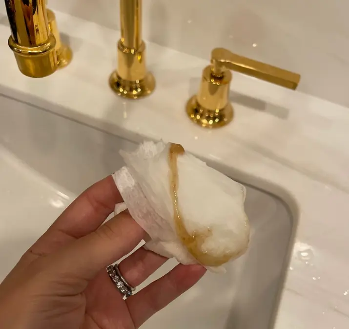 ทำไมลำคอถึงมีเสมหะเหนียวอยู่ตลอด? เปิดความจริงที่หลายคนมองข้าม เบื้องหลังอาการระคายคอที