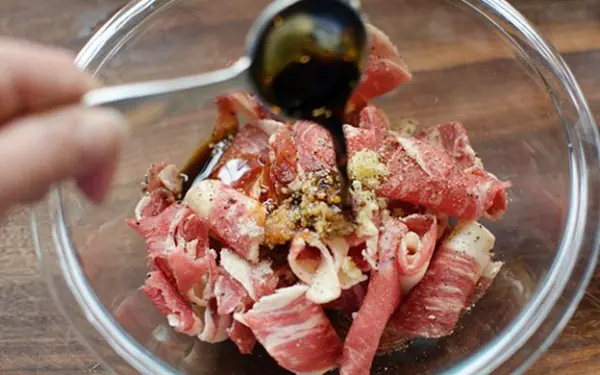 สุดยอดเทคนิคการหมักหมูสามชั้นให้รสชาติเข้าเนื้อ สไตล์ต้นตำรับ