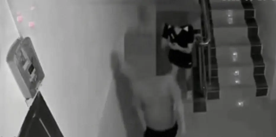 “ผู้เช่าบ้าน” มีพฤติกรรมแปลก เจ้าของเปิดกล้องดูถึงกับตกใจ: คืนเดียวมีคนเข้าออกถึง 19 คน!