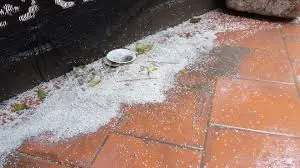 เอาเกลือไปวางไว้ 3 มุมในบ้าน เชื่อกันว่าช่วยเรียกโชคลาภ เงินทองไหลมา