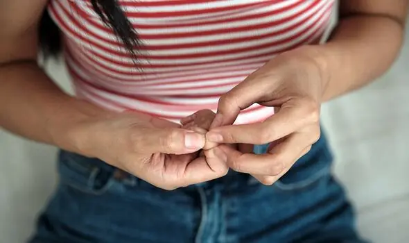 สัญญาณอันตราย 2 อย่างของโรคร้ายที่นิ้วมือของคุณ ห้ามมองข้ามเด็ดขาด