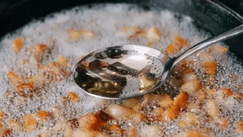 หญิงวัย 56 กินมันหมูเป็นประจำ นาน 1 ปีครึ่ง ผลตรวจสุขภาพทำหมอถึงกับตะลึง