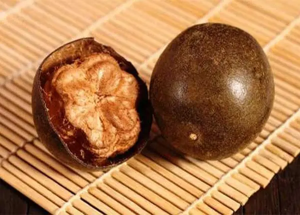 ผลไม้ “หวานกว่าน้ำตาลหลายเท่า” แต่ไม่ทำให้น้ำตาลพุ่ง หลายคนไทยกินทุกวันโดยไม่รู้ตัว