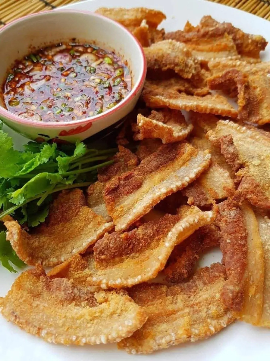 คน 3 กลุ่มนี้ควรหลีกเลี่ยงการกินกากหมู ต่อให้อร่อยแค่ไหนก็ไม่ควรกินบ่อย