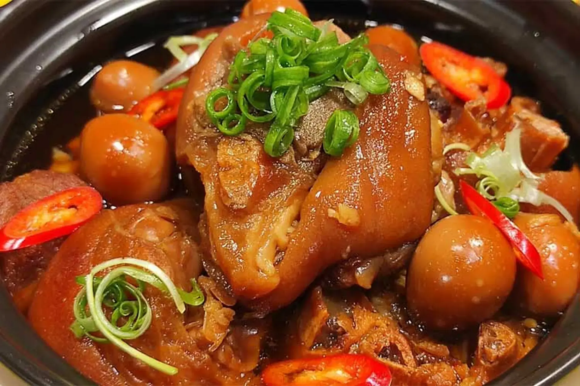 การกินขาหมูบ่อย ๆ อาจส่งผลต่อร่าง.กายของผู้ป่.วยม.ะ.เ.ร็.งอย่างไร?