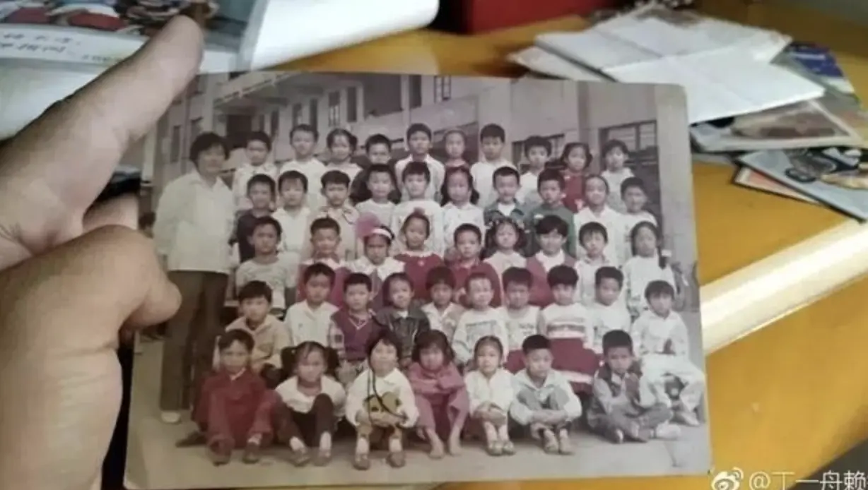 หลายคนคิดว่าเขาบ้า… จนรู้เหตุผลที่ชายคนนี้ปั่นจักรยานลากแฟนข้ามประเทศ