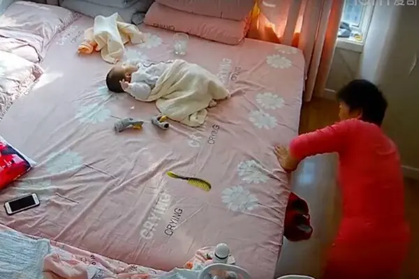 เปิดกล้องดูหลานตอนร้องไห้ ลูกสะใภ้ถึงกับเงียบ หลังรู้เหตุผลของแม่สามี
