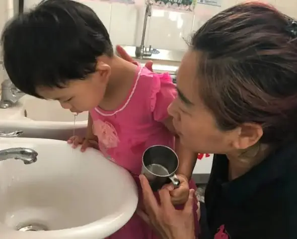 ลูกเผลอกินซองกันชื้นทำอย่างไรดี วิธีปฐมพยาบาลที่คุณแม่ควรรู้
