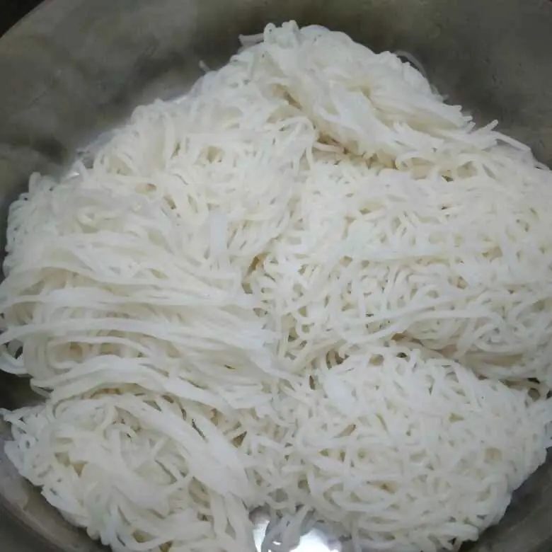 หยุดกินขนมจีนก่อนจะสายเกินไป! 6 เหตุผลที่หลายคนเริ่มเลิกกินตั้งแต่วันนี้
