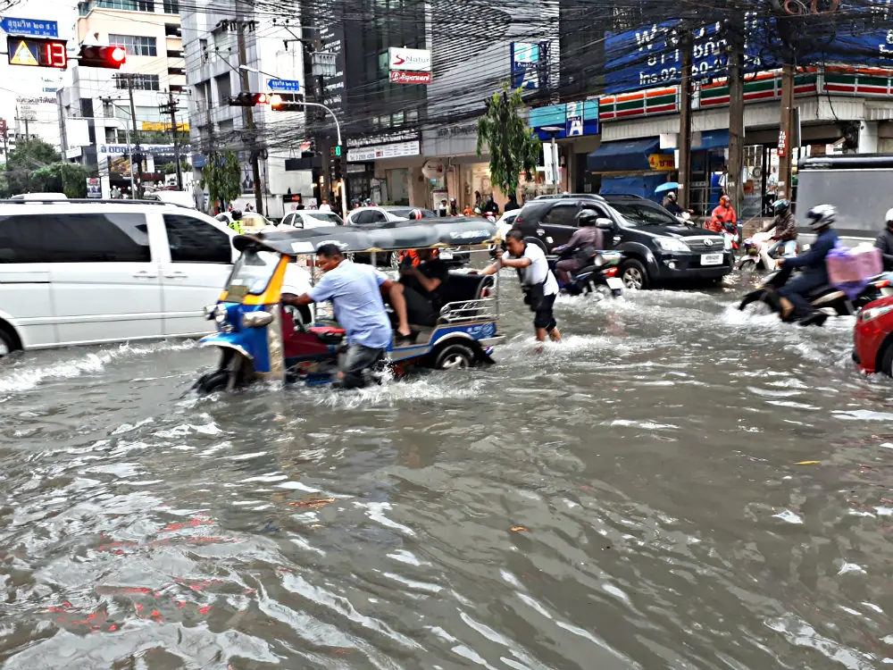 มีบ้านคุณมั้ย? เผยชื่อ "10 เขตในกรุงเทพฯ" มีความเสี่ยงสูงต่อการจมน้ำมากที่สุดในปี 2050