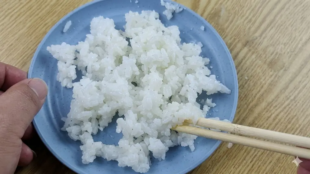 เคล็ดลับคู่เรือน: เปลี่ยนข้าวสวยเหลือทิ้งและผงทำความสะอาดผ้าให้เป็นประโยชน์