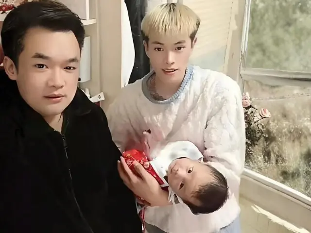 เพื่อนยังส่งลูกเรียนมหาวิทยาลัย แต่เขากลับอุ้มหลานในวัย 38 ปี เรื่องราวต่อจากนั้นทำคนทั้ง