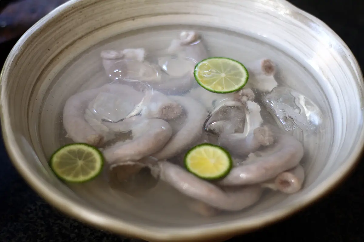 สุดยอดวิธีต้มไส้ให้อร่อยถูกปาก ขาวจั๊วะ เคี้ยวเพลิน ไม่มีกลิ่นกวนใจ