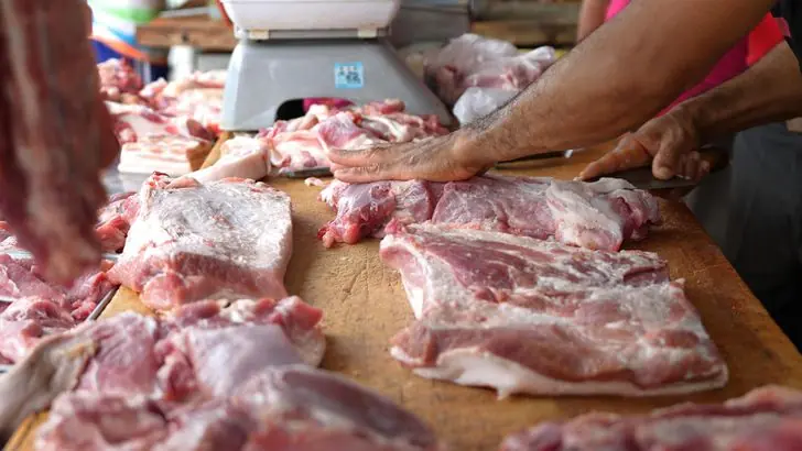 หมูดิบอันตรายแค่ไหน? เปิด 4 ความเสี่ยงต่อสุขภาพที่หลายคนอาจไม่เคยรู้ พร้อมคำตอบว่าทำไมบาง