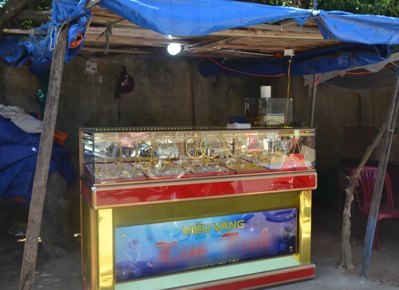 ทองมูลค่าหลายล้านบาทถูกวางไว้กลางตลาดแบบไร้การป้องกัน แต่ไม่มีใครกล้าหยิบแม้แต่ชิ้นเด