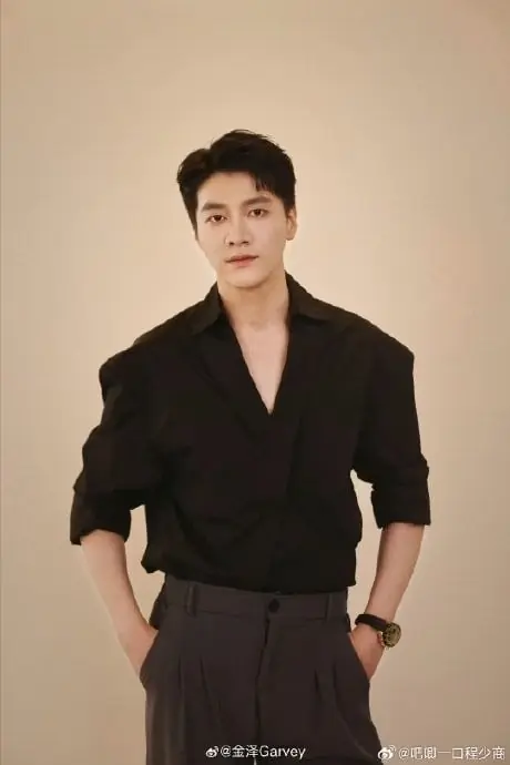 ข่าวเศร้าวงการบันเทิง! ต้นสังกัดยืนยัน "จินเจ๋อ" นักแสดงหนุ่มดาวรุ่งชาวจีน เสียชีวิตลงแล้