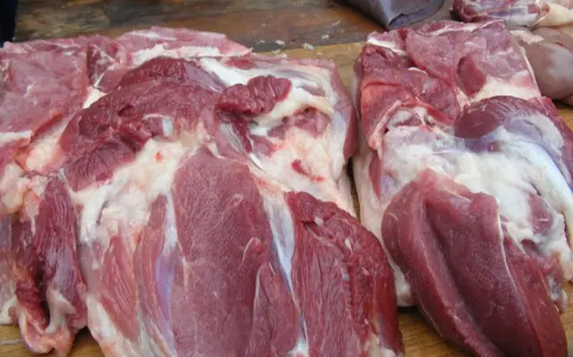 6 สัญญาณเตือน "หมูฉีดน้ำ" ตามตลาด ห้ามซื้อเด็ดขาด!