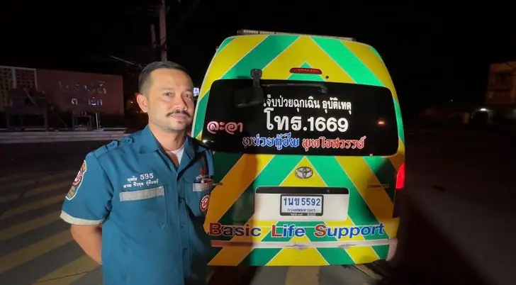 สาวสุดอั้น คลอดลูกบนรถกู้ภัย เผยคันนี้คลอดบนรถมาแล้ว 6 ครั้ง ถูกหวยทุกงวด