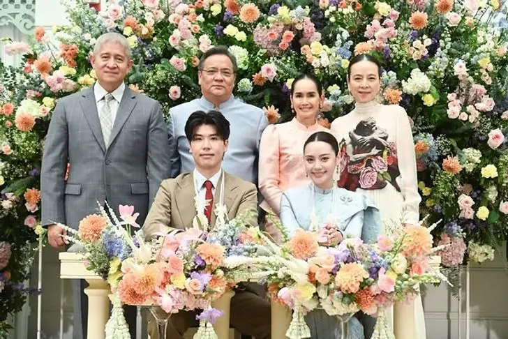 งานแต่ง! "หยดน้ำ" ลูกสาว "ปู-ขวัญฤดี" สุดชื่นมื่น "มาดามแป้ง" ร่วมยินดีหลาน
