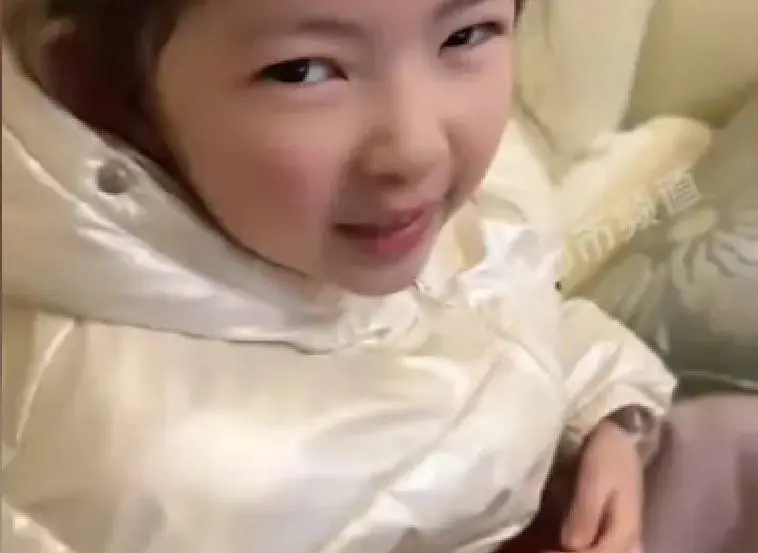 แม่ช็อก ลูกสาวได้ "ทองแท่ง" จากหนุ่มอนุบาล ผปค.อีกฝ่ายไม่รับคืน ฟังเหตุผลแล้วลมจับ