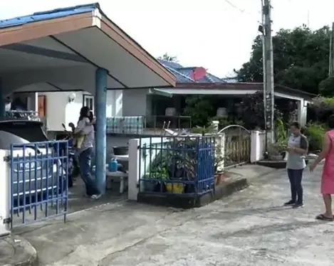 อั้นไม่อยู่! สาวคลอดลูกในบ้าน คอหวยส่องเลขที่บ้าน-เวลาคลอด เสี่ยงดวง