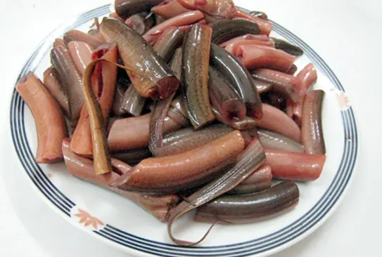 6 อาหารเสี่ยงสะสมพยาธิ กินแค่คำเดียวเหมือน "เปิดท้อง" ต้อนรับพยาธินับแสนตัวเข้าสู่ร่างกาย