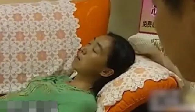 ผัวอึ้ง เมียเป็นอัมพาต 16 ปี ดึกๆ ลุกเดินเอง เช้ามาจำไม่ได้ หมอต้อง "สะกดจิต" ถึงรู้สาเหตุ