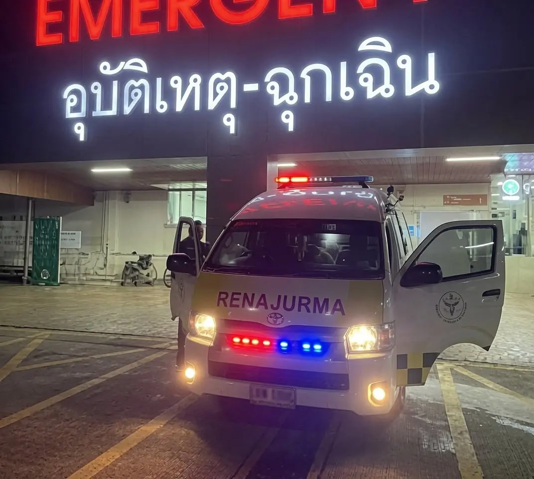 แห่ชื่นชมทีมหมอ-พยาบาล คลอดเด็กแฝดบนรถ แฟนหวยไม่พลาดส่องเลขเด็ด