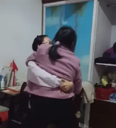 สาว ป.โท ดูแลแม่ป่วยอัมพาตมานาน 4 ปี จนมารู้ความจริง เมื่อเห็นภาพวงจรปิดตอนดึก