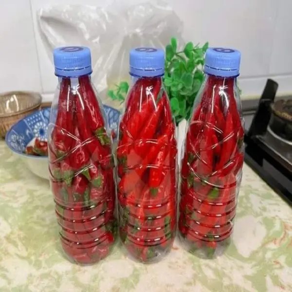 อย่าเพิ่งแช่ตู้เย็น! วิธีเก็บพริกให้สดนาน ใช้ได้หลายเดือน
