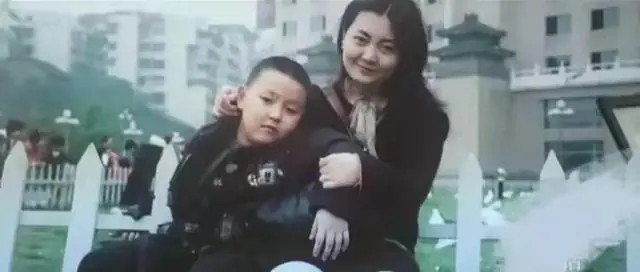 ใ.จแ.ม่จ.ะข.าด ลูกชาย 1 ขว.บถูก "พี่เลี้ยง" ลัก.พาตั.ว 26 ปีถึงยอมส่งคืน สาร.ภาพเหตุผลเห็นแก่ตัว!