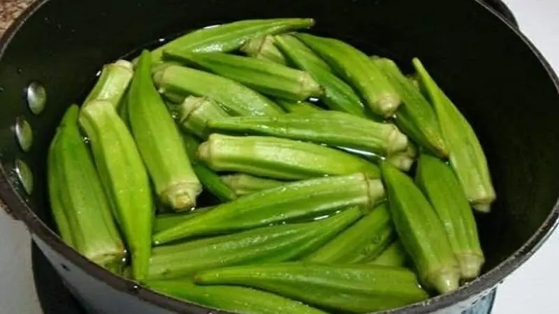 กระเจี๊ยบเขียวดีกิน 9 ใน 10 คนยังยกนิ้วให้ แต่หมอเตือน! 5 กลุ่มคนนี้กินแล้วอาจอันตรายยิ่งกว่า