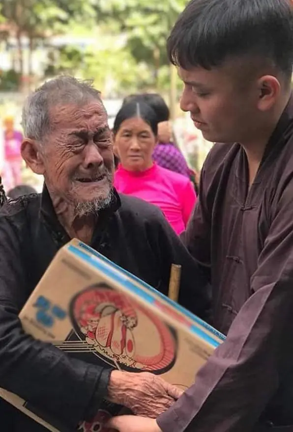ความกตัญญูที่ถูกทดสอบ เรื่องราวของพ่อวัยเจ็ดสิบและลูกสาวผู้แสนดี