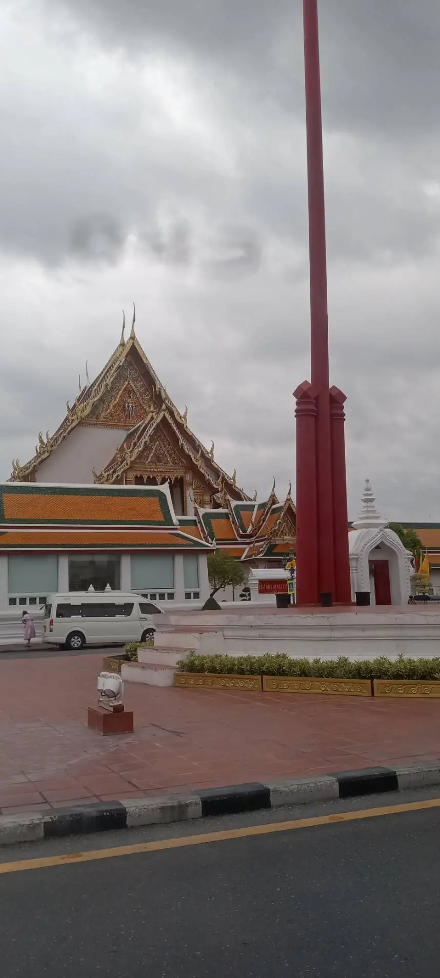 ขับผ่านวัดในกรุงเทพฯ เห็นเมฆขึ้นเป็น "เลข" ได้ซื้อหวยงวดนี้ เผื่อเทวดามาให้โชค!