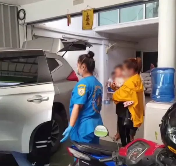 สาว 25 เจ็บท้อง ยังไม่ทันไป รพ. คลอดลูกชายในรถ คอหวยส่องด่วนเลขทะเบียน