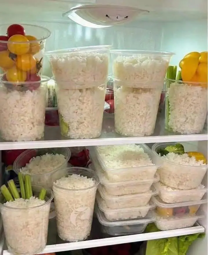 ควรหุงข้าวครั้งเดียวแล้วแช่ตู้เย็นไว้กินหลายวันจริงหรือ?