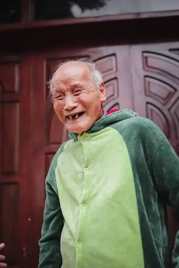 หัวข้อ: เคล็ดลับการดูแลตัวเองของหมอวัย 80 ปีที่ยังแข็งแรง