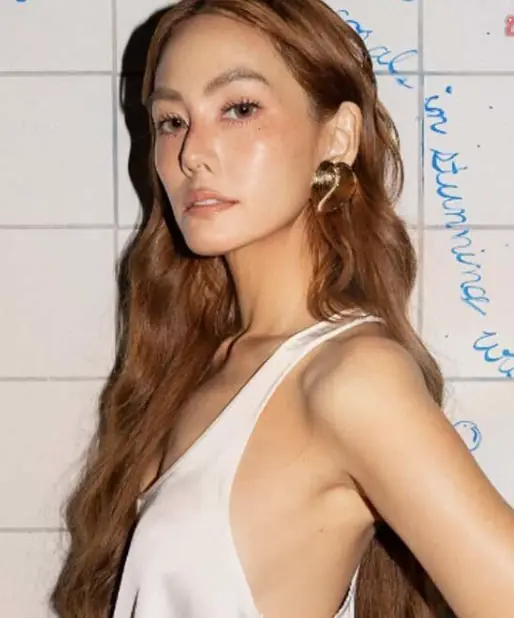 วงในเผย เจนี่ ถูกคู่กรณีคนดังสาดน้ำใส่หน้า เปียกทั้งชุดกลางงานแต่ง ห่วงความรู้สึก