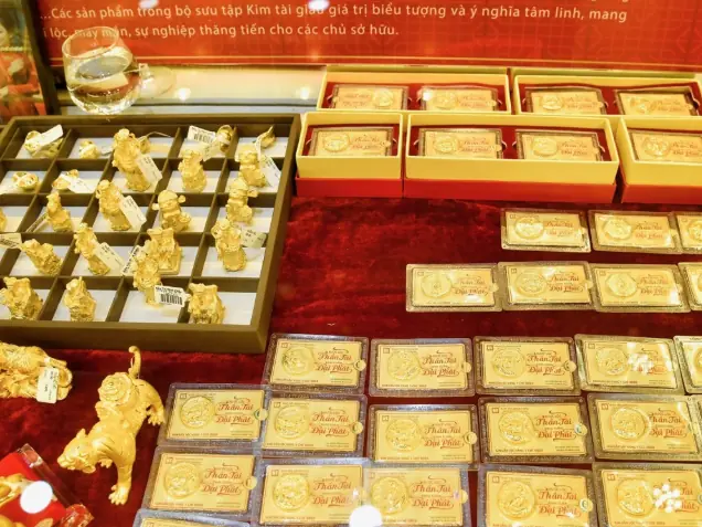 ลูกค้าซื้อทอง 100 กก. ไม่เคยถามราคา เจ้าของร้านแจ้งตำรวจจับ รู้เบื้องหลังอึ้ง ที่มาความรวย