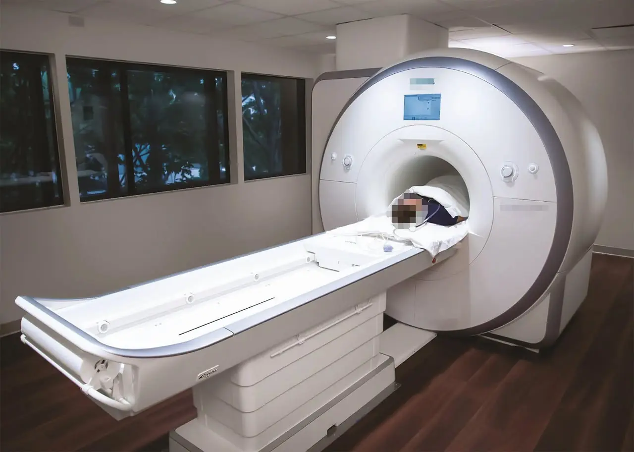 ชายวัย 61 ปี เสี.ย.ชีวิ.ตหลังถูกดูดเข้าเครื่อง MRI เหตุการณ์สุดสะเทือนใจที่เตือนถึงความสำคัญข