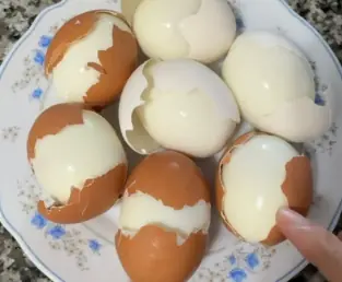 สาวลอง "กินไข่ทุกมื้อ" ติดต่อกัน 5 เดือน ไปตรวจร่างกายทำหมอตกใจ ค่านี้พุ่งปรี๊ด!