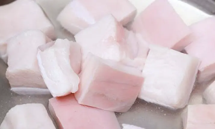 หญิงวัย 57 ปี ใช้มันหมูทำอาหารนาน 3 ปี พอไปตรวจร่างกาย หมอถึงกับตกใจถาม "คุณไปทำอะไรมา?"