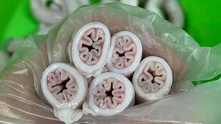 ไส้หมูเป็นเมนูอร่อย แต่มี 4 กลุ่มคนที่ควรจำกัดหรือหลีกเลี่ยงการรับประทาน