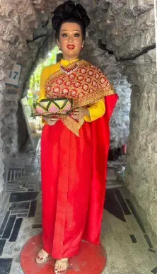 ช่างแต่งหน้าเล่า ได้ยินเสียงกระซิบ "พุ่มพวง" เปลี่ยนชุดหุ่นให้ด้วย ทำเลขเด็ดเกลี้ยงแผง