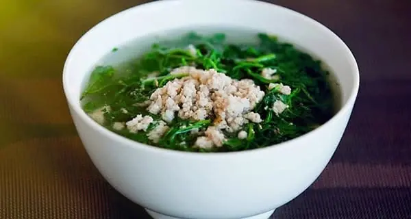 ผักชนิดนี้มีแคลเซียมสูง โดดเด่นเมื่อเทียบกับอาหารหลายชนิด กินสดหรือปรุงสุกก็อร่อย แต่หล