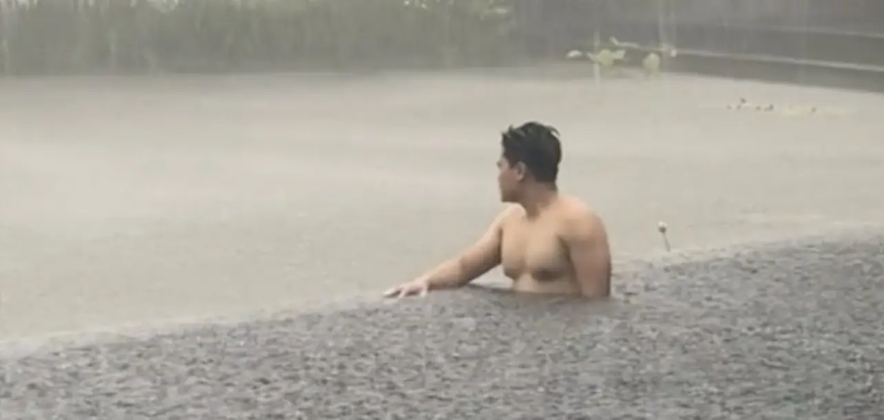 หนุ่มเหม่อ เก็บเงินทั้งปีไปเกาะในฝัน จองนอนหรู แช่สระน้ำไร้ขอบ แต่ใครเห็นสภาพก็เวทนา