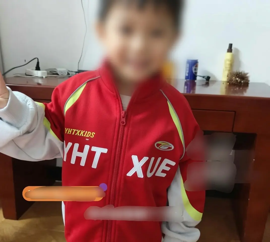 หัวข้อ: เรื่องราวชวนอึ้ง เด็กประถมแอบนำของขวัญล้ำค่ามอบให้เพื่อน
