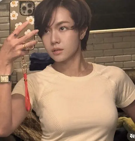 สลัดลุกส์สวยสะพรึง! "นิว นภัสสร" หั่นผมสั้นสุดเก๋ แคปชั่นเด็ด "เริ่มต้นใหม่อีกครั้ง"