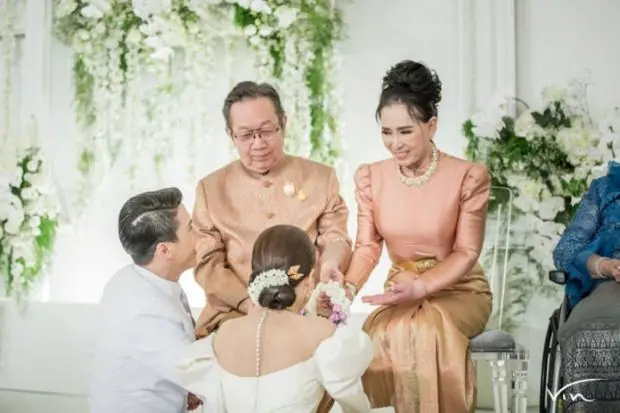 สรุปดราม่าครอบครัวดังแตกหัก! ลูกชายประกาศตัดขาด พ่อแม่ไม่ใช่แค่ปัญหาแม่ผัวลูกสะใภ้