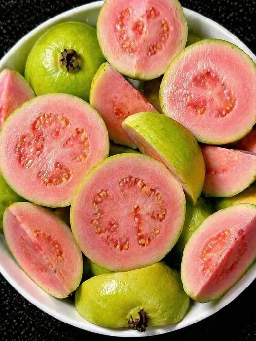 แพทย์เผยว่า การกินฝรั่งอาจก่อให้เกิด...